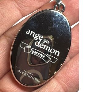 VINTAGE GIVENCHY ANGE OU DEMON LE SECRET PENDANT/LOCKET (VGUC)